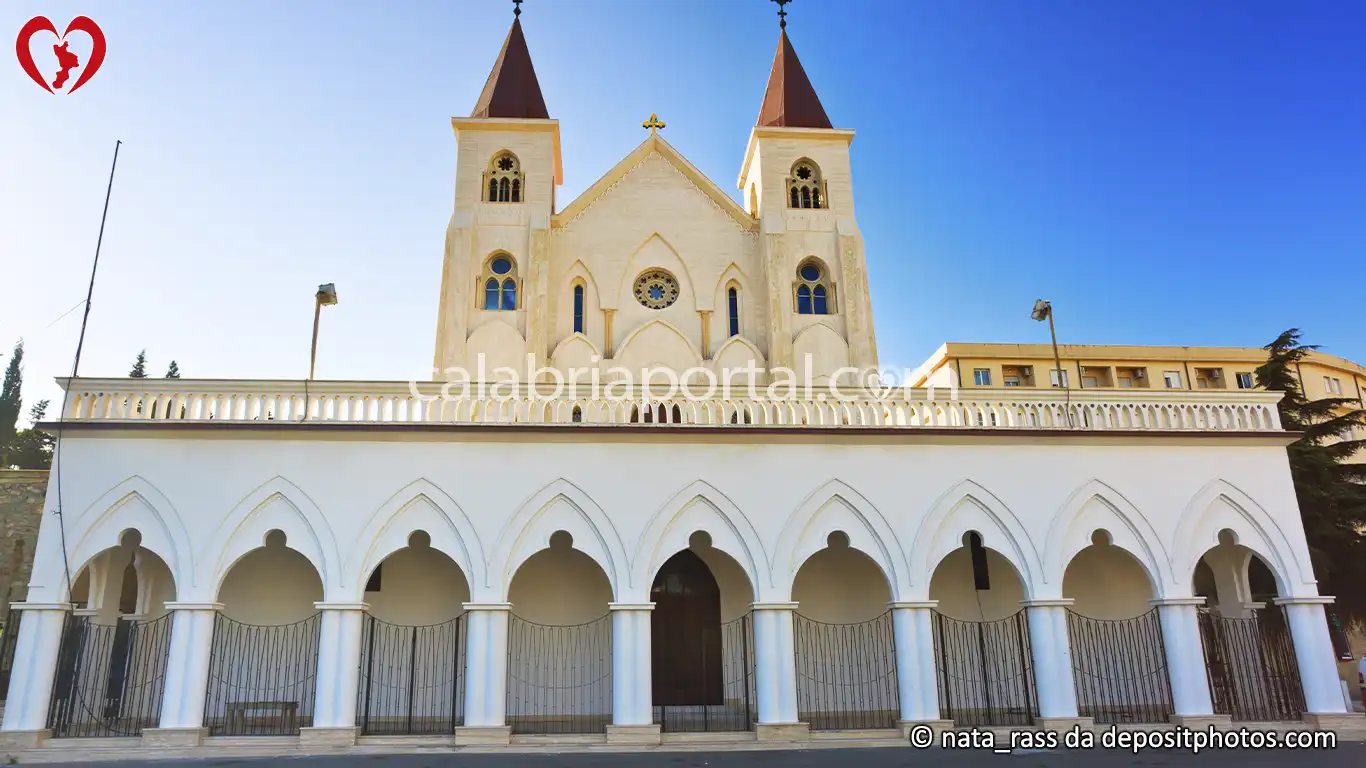 Facciata del Santuario di Sant'Antonio da Padova a Reggio Calabria