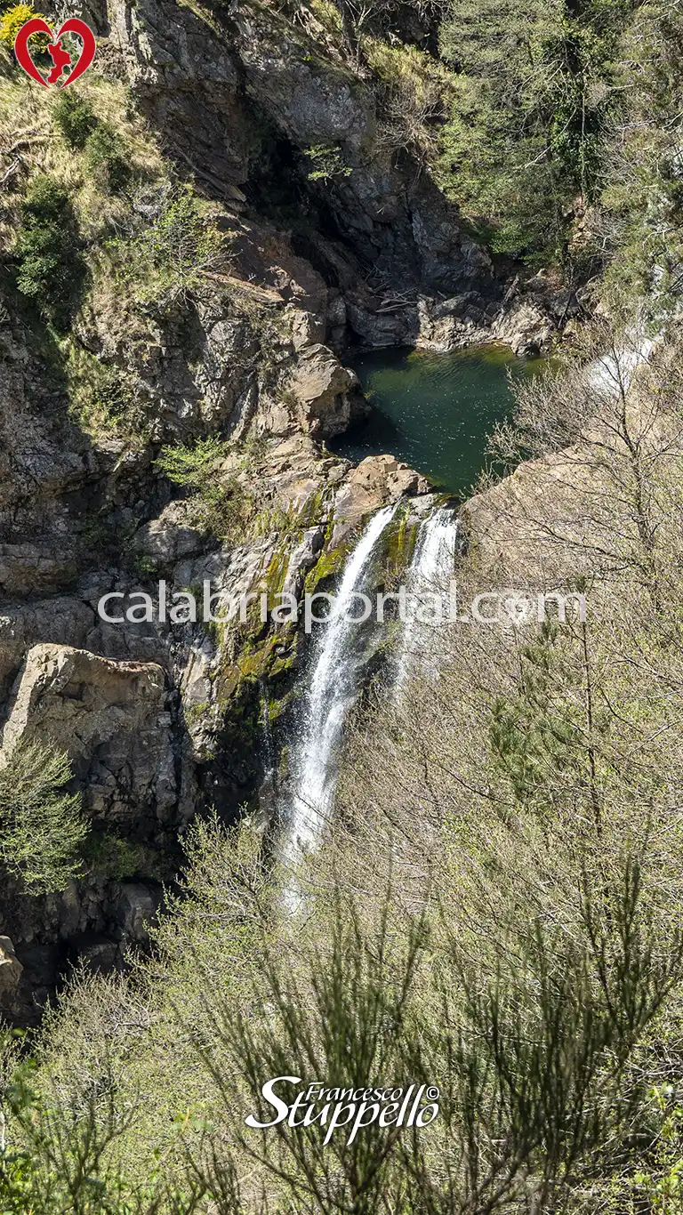 Primo scorcio delle cascate Primo scorcio delle cascate