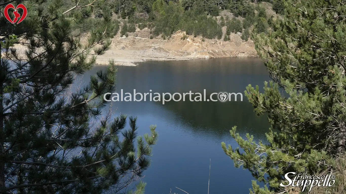 Scorcio del Lago del Menta