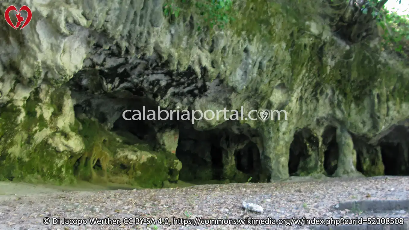 Grotte di Tremusa a Scilla