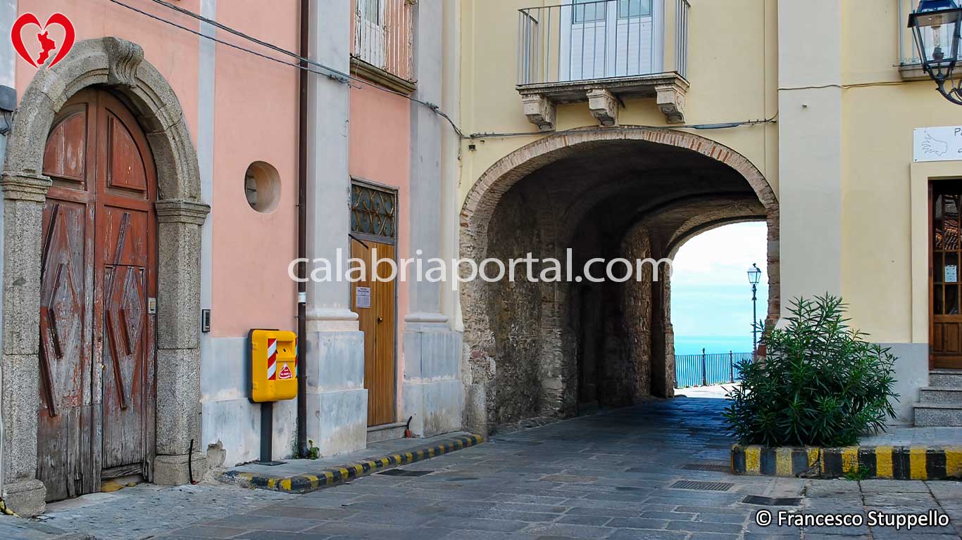 Scorcio del Borgo di Nicotera (VV)