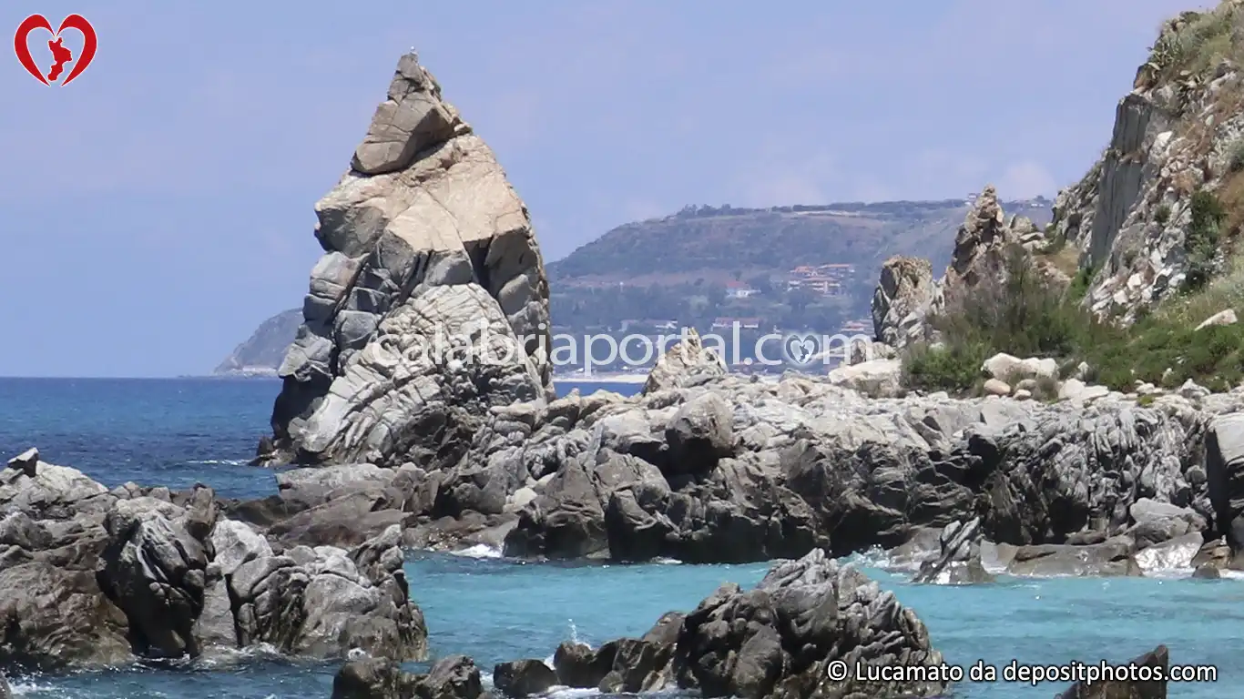 Scoglio della Pizzuta a Parghelia Scoglio della Pizzuta a Parghelia