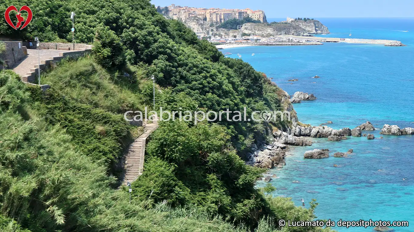 Scalinata della Spiaggia di Michelino a Parghelia Scalinata della Spiaggia di Michelino a Parghelia