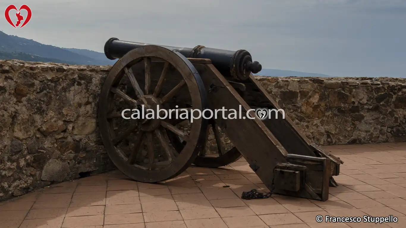 Antico Cannone del Castello di Pizzo