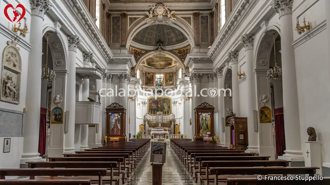 Navata della Chiesa Matrice di San Giorgio a Pizzo