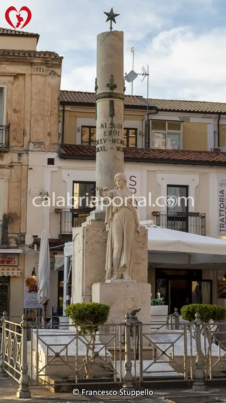Monumento ai Caduti per la Patria di Pizzo