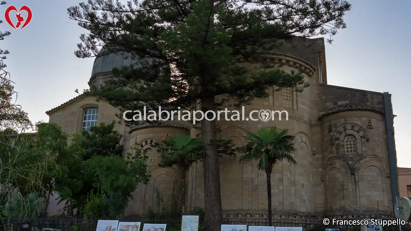 Esterno dei tre Absidi della Cattedrale di Tropea Esterno dei tre Absidi della Cattedrale di Tropea