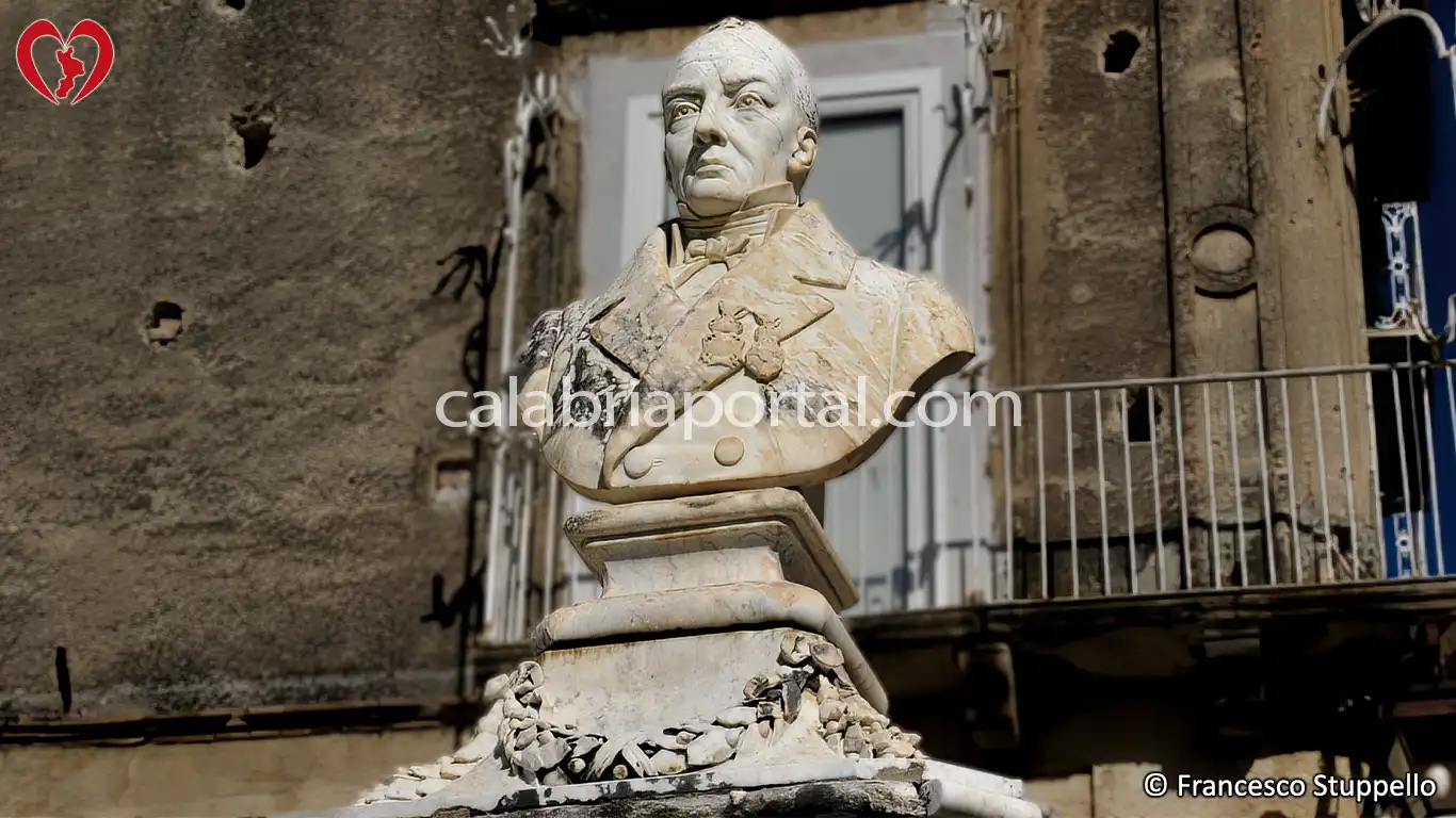 Monumento a Pasquale Galluppi a Tropea (VV)