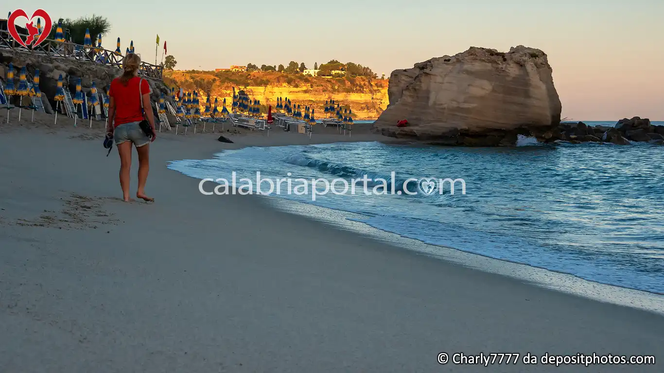 Scorcio della Spiaggia di Mare Grande a Tropea Scorcio della Spiaggia di Mare Grande a Tropea