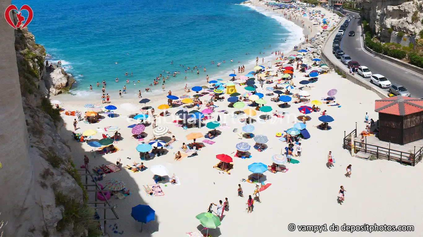Scorcio della Spiaggia di Mare Piccolo a Tropea