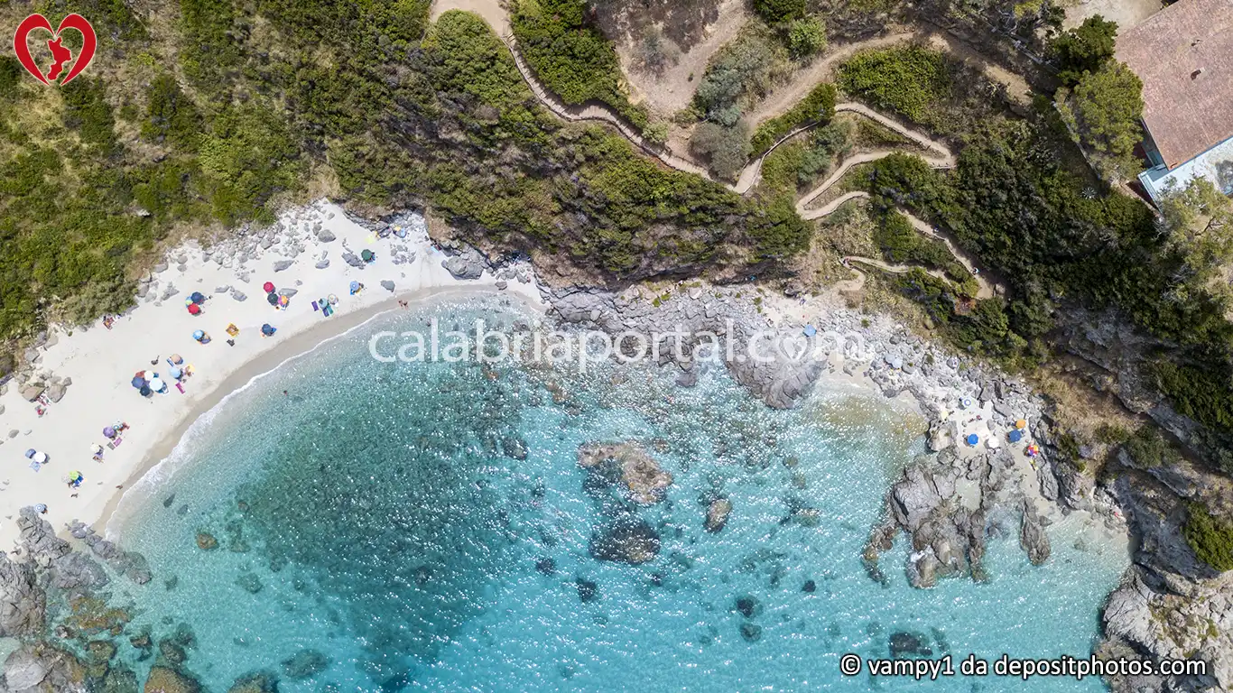 Veduta Aerea della Spiaggia Paradiso del Sub a Zambrone