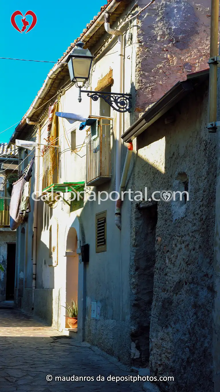 Scorcio del Borgo di Zungri Scorcio del Borgo di Zungri