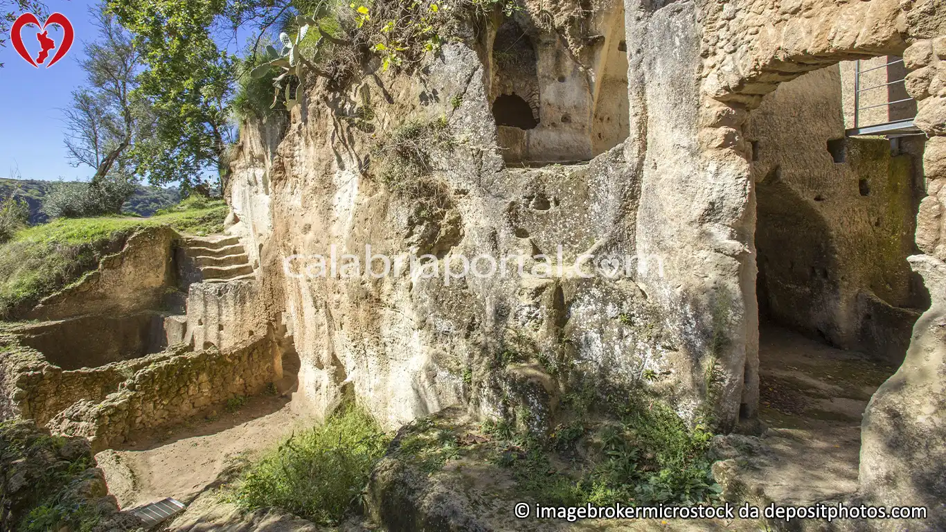 Scorcio delle Grotte di Zungri Scorcio delle Grotte di Zungri