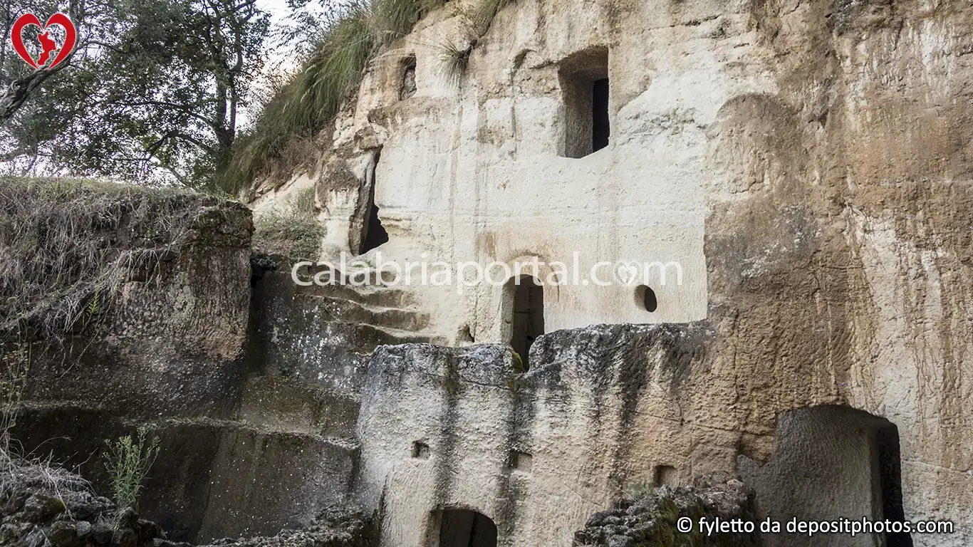 Scorcio delle Grotte di Zungri Scorcio delle Grotte di Zungri