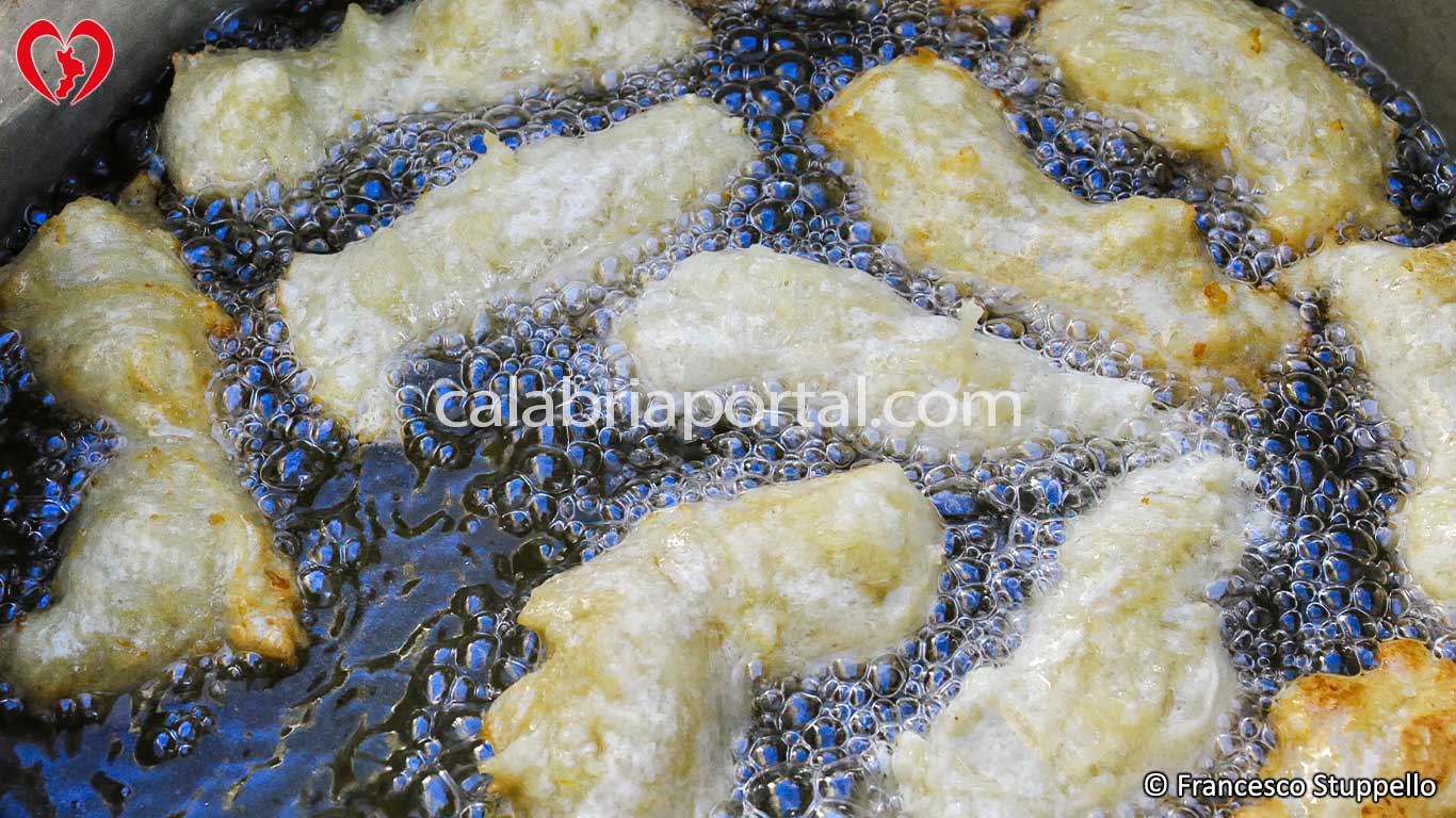 Frittura delle crespelle calabresi