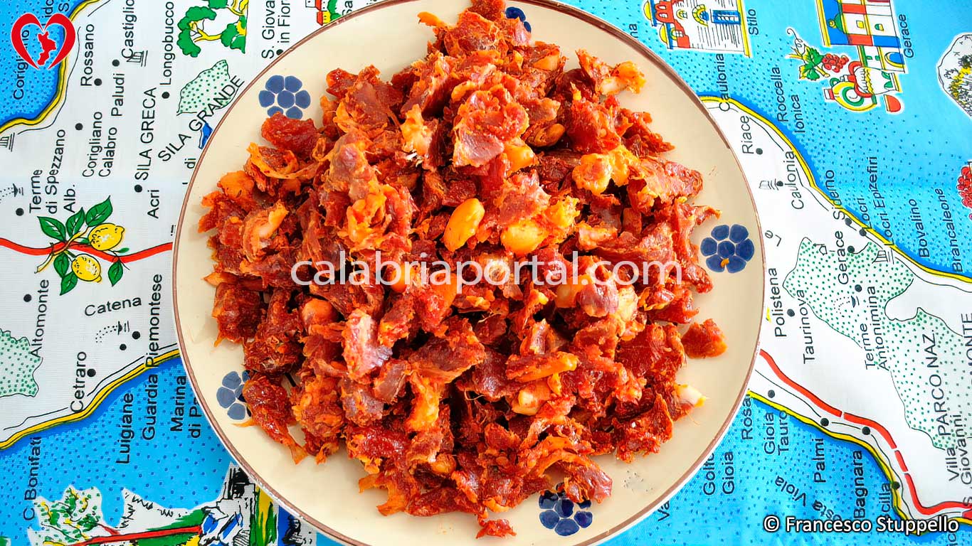 Ricetta delle Polpette di Carnevale di Tortora: tagliate la salsiccia Ricetta delle Polpette di Carnevale di Tortora: tagliate la salsiccia
