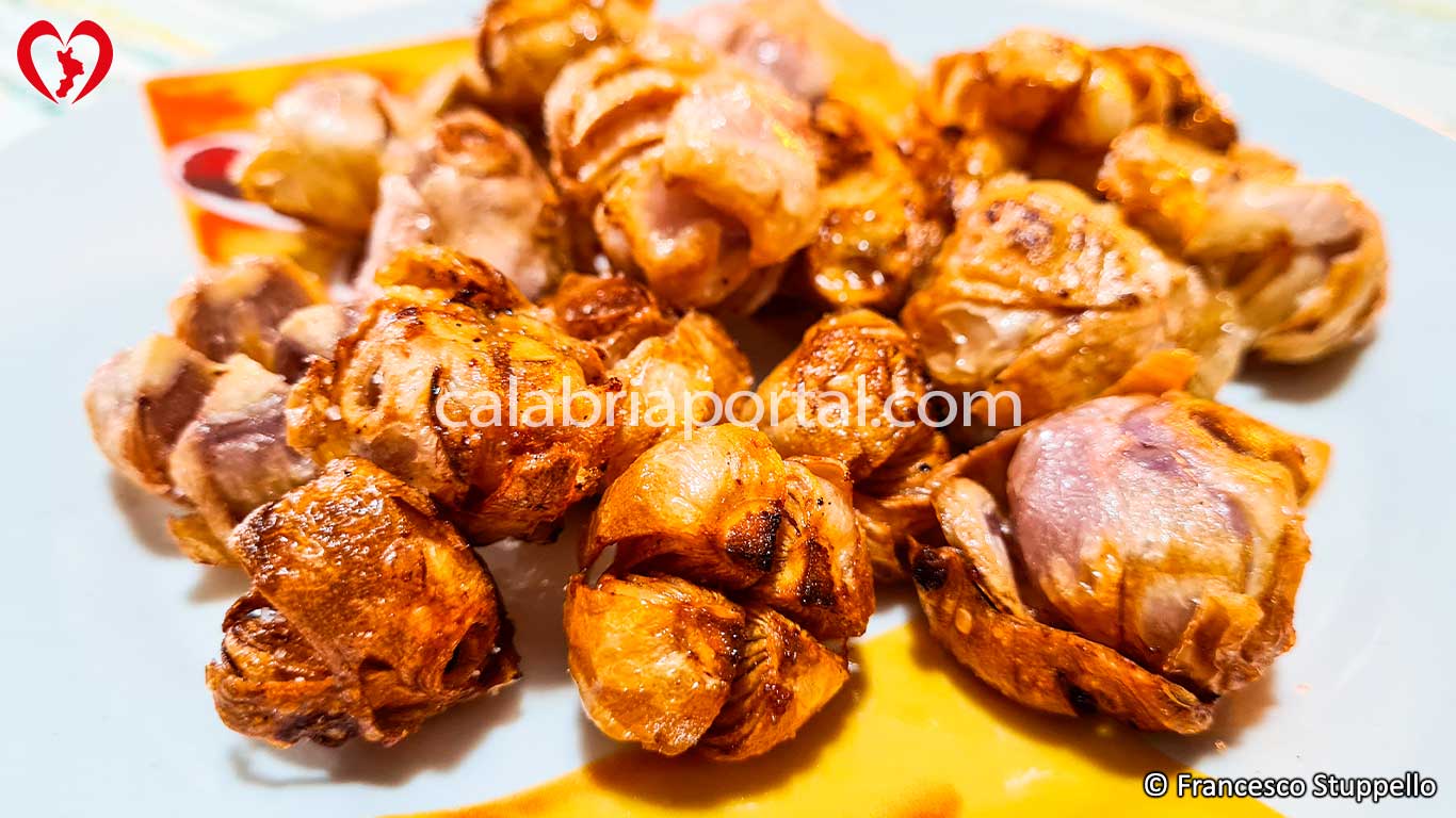Ricetta delle Cipolline Fritte alla Calabrese Ricetta delle Cipolline Fritte alla Calabrese