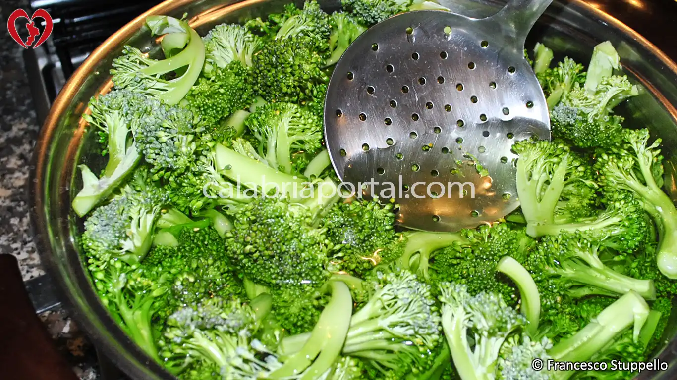Ricetta delle Frittelle di Broccoli alla Calabrese: sbollentate