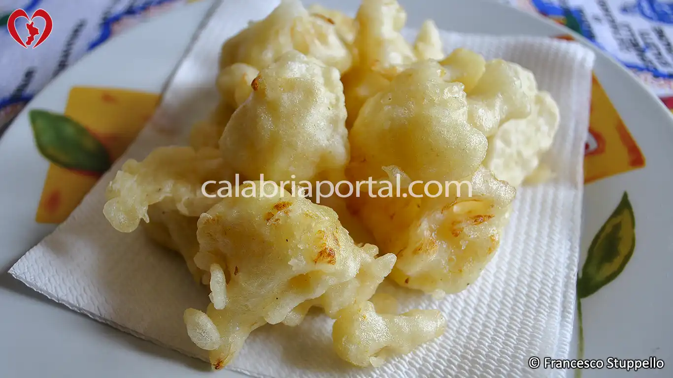 Ricetta delle Frittelle di Cavolfiori alla Calabrese Ricetta delle Frittelle di Cavolfiori alla Calabrese