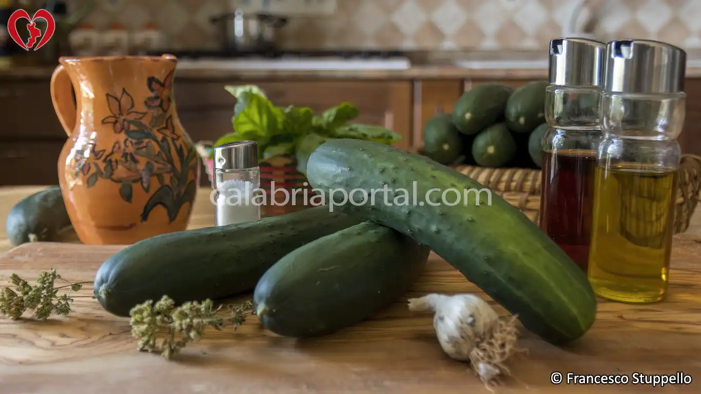 Ricetta dell'Insalata di Cetrioli alla Calabrese: gli ingredienti