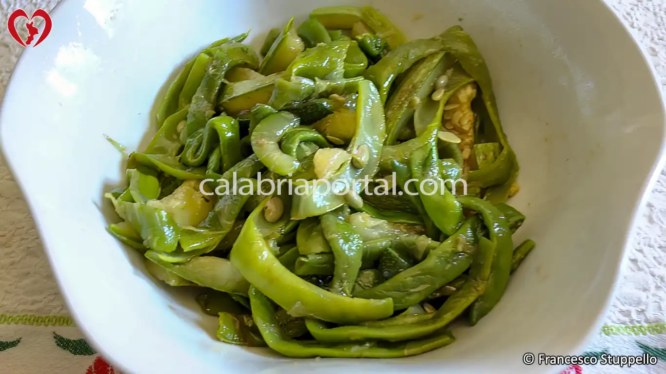 Ricetta Calabrese dell'Insalata di Fagiolini e Zucchine Ricetta Calabrese dell'Insalata di Fagiolini e Zucchine