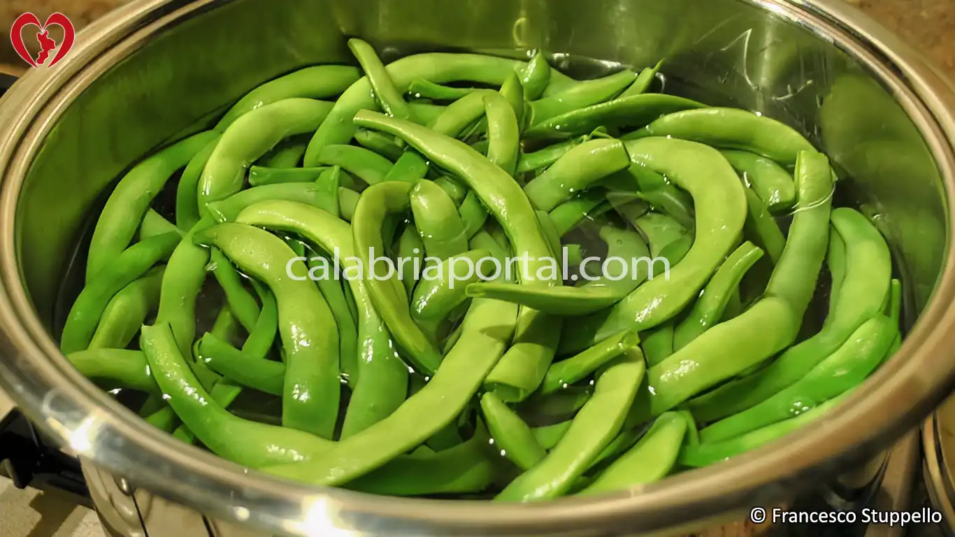 Ricetta Calabrese dell'Insalata di Fagiolini e Zucchine Ricetta Calabrese dell'Insalata di Fagiolini e Zucchine