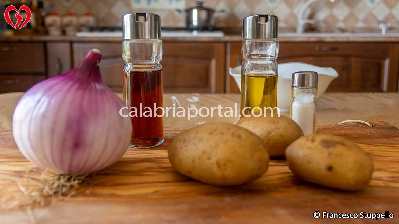 Insalata di Patate e Cipolle alla Calabrese: gli ingredienti