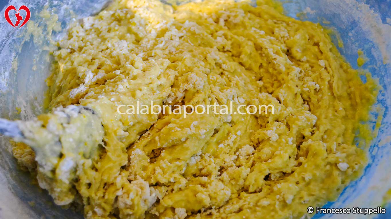 Impasto per i Taralli Dolci Calabresi di Pasqua