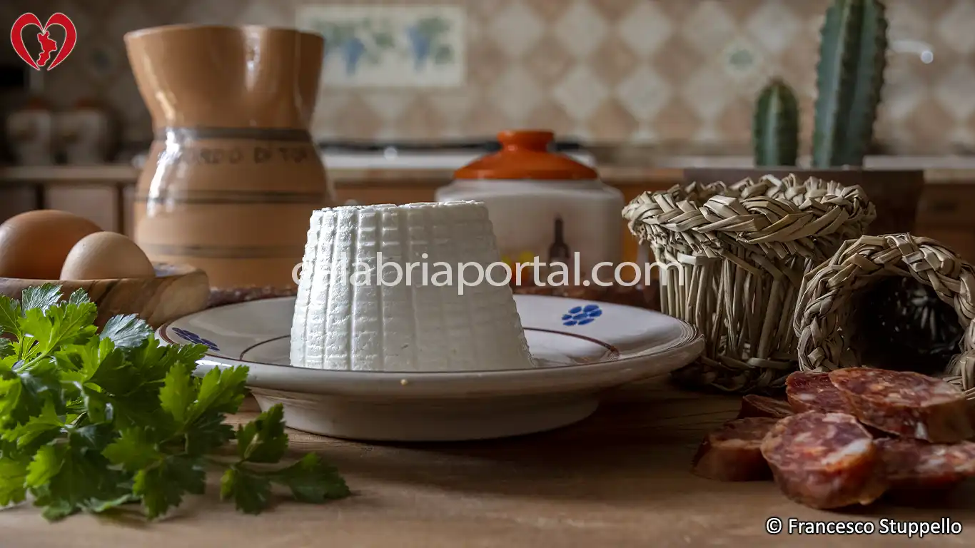 Ricetta della Frittata di Ricotta e Salsiccia alla Calabrese Ricetta della Frittata di Ricotta e Salsiccia alla Calabrese