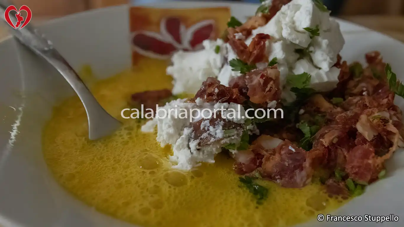 Ricetta della Frittata di Ricotta e Salsiccia alla Calabrese Ricetta della Frittata di Ricotta e Salsiccia alla Calabrese