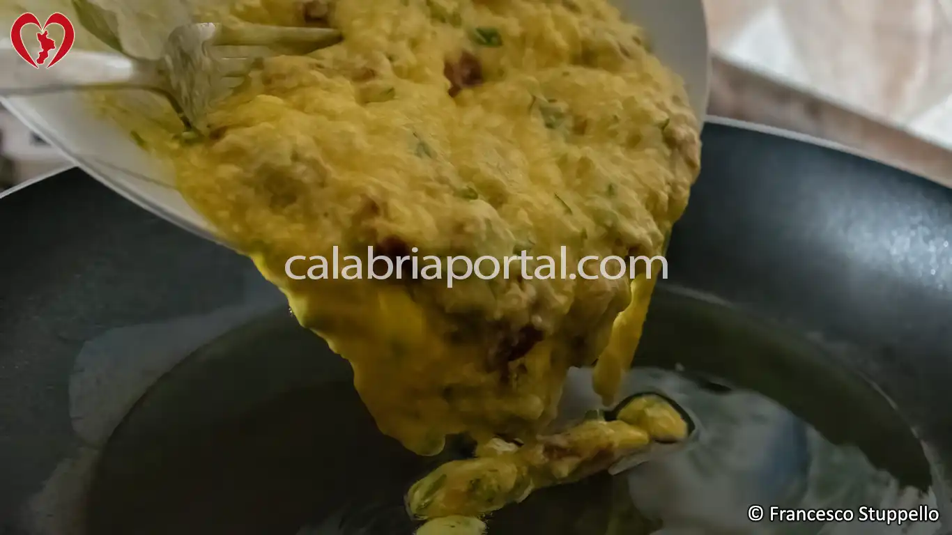 Ricetta della Frittata di Ricotta e Salsiccia alla Calabrese Ricetta della Frittata di Ricotta e Salsiccia alla Calabrese