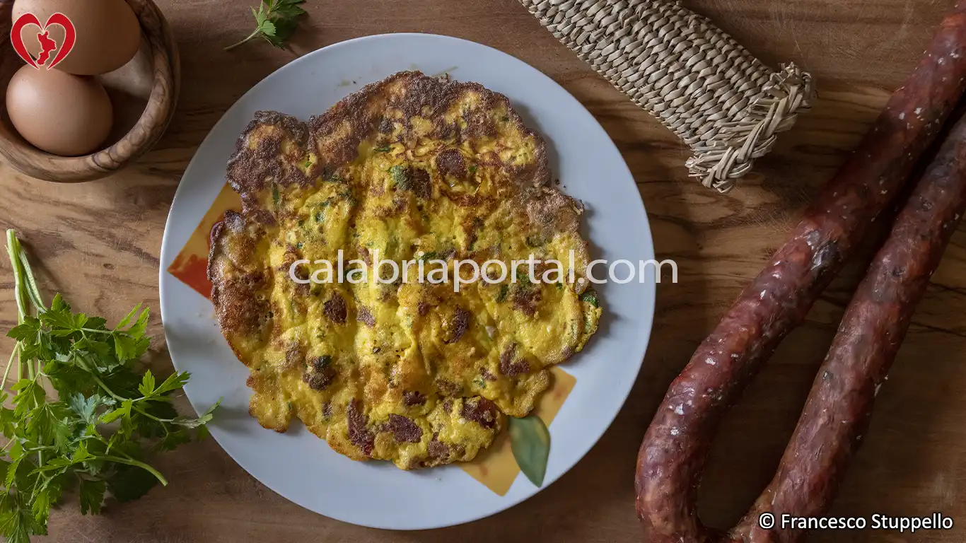 Ricetta della Frittata di Ricotta e Salsiccia alla Calabrese Ricetta della Frittata di Ricotta e Salsiccia alla Calabrese