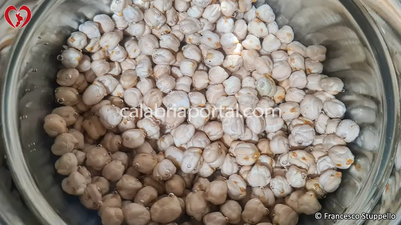 Ricetta dell'Insalata di Ceci alla Calabrese Ricetta dell'Insalata di Ceci alla Calabrese