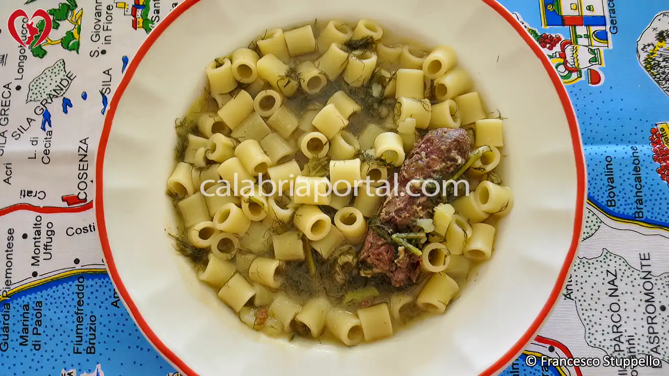 Ricetta della Minestra di Patate, Nnuglia e Finocchietto Selvatico alla Calabrese Ricetta della Minestra di Patate, Nnuglia e Finocchietto Selvatico alla Calabrese