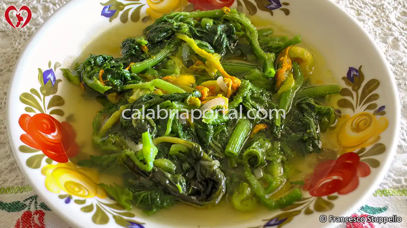 Minestrone di Talli, Fiori e Foglie di Zucca
