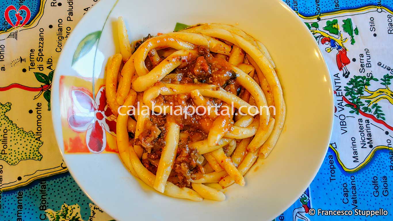 Ricetta dei Fusilli alla Nnuglia alla Calabrese: il piatto pronto