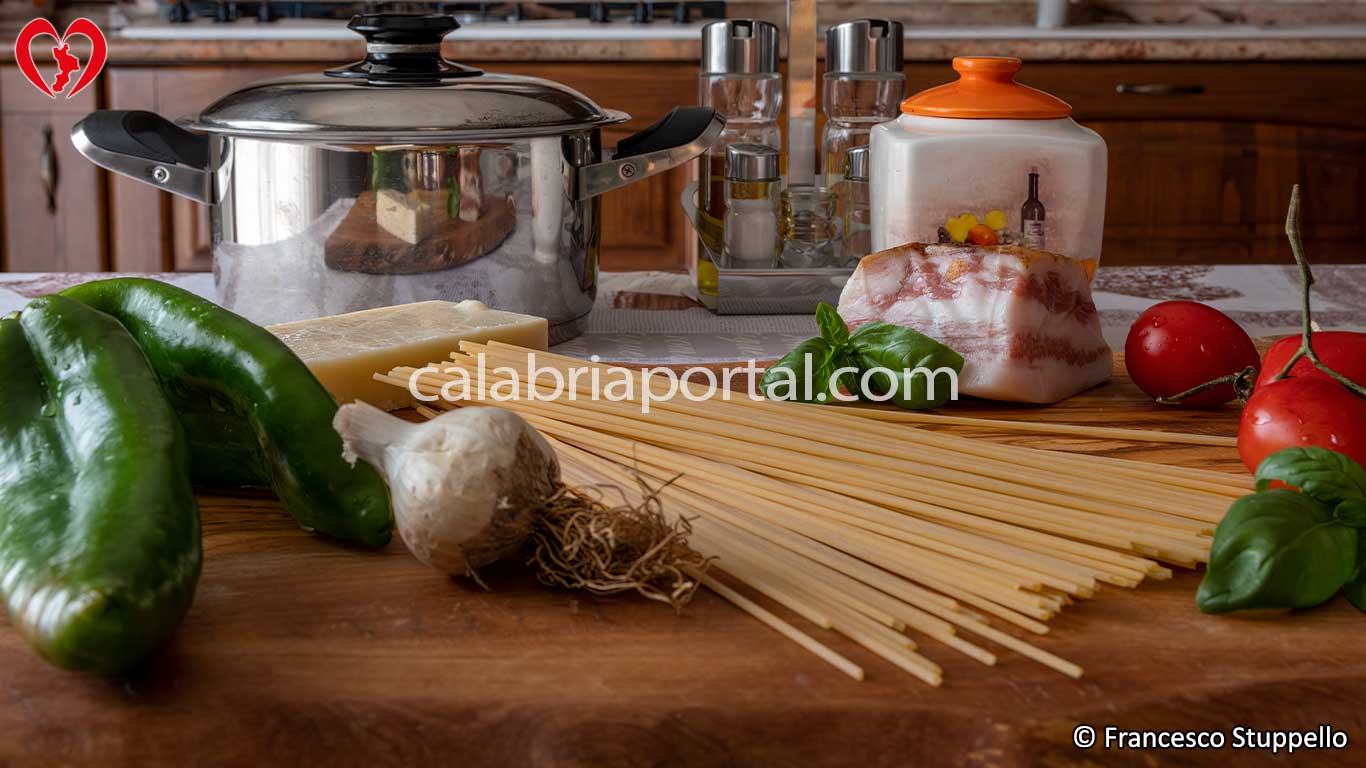 Ricetta della Pasta alla Jonica: gli ingredienti Ricetta della Pasta alla Jonica: gli ingredienti