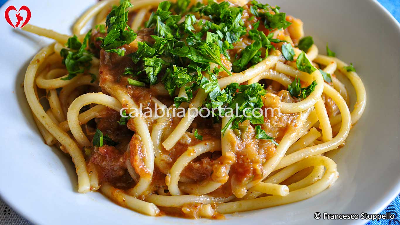 Bucatini con Baccalà alla Calabrese