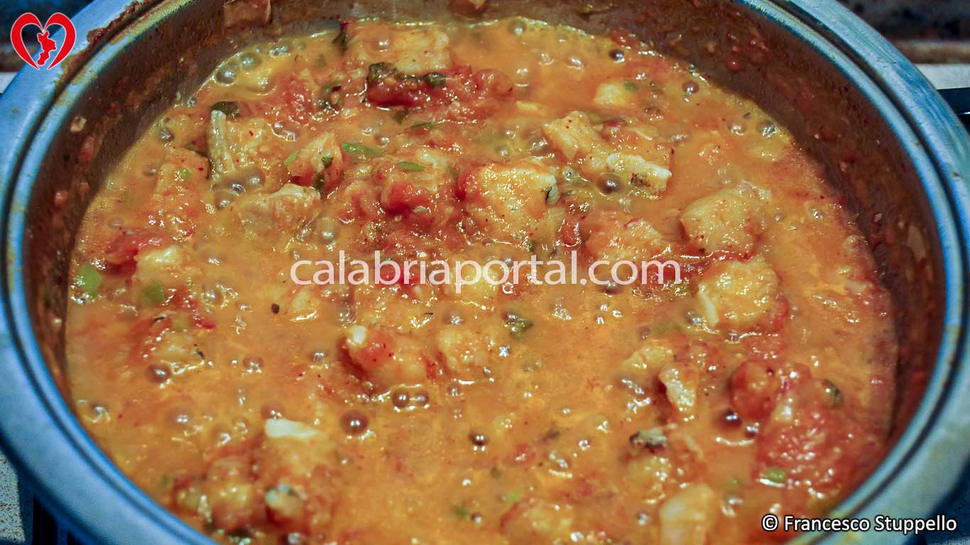 Preparazione del Baccalà per cucinare i Bucatini con il Baccalà alla Calabrese Preparazione del Baccalà per cucinare i Bucatini con il Baccalà alla Calabrese