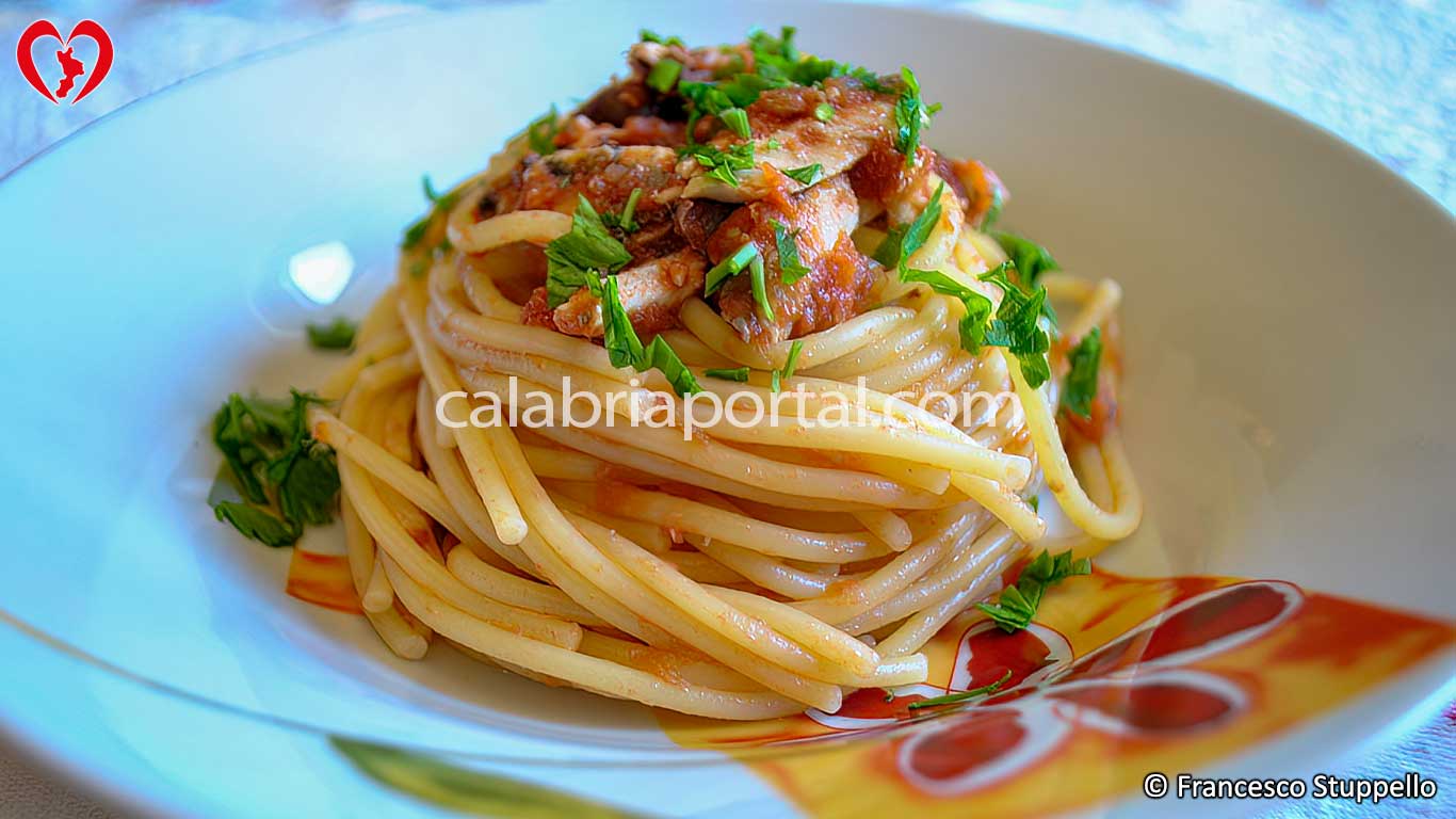 Spaghetti con Alici alla Calabrese