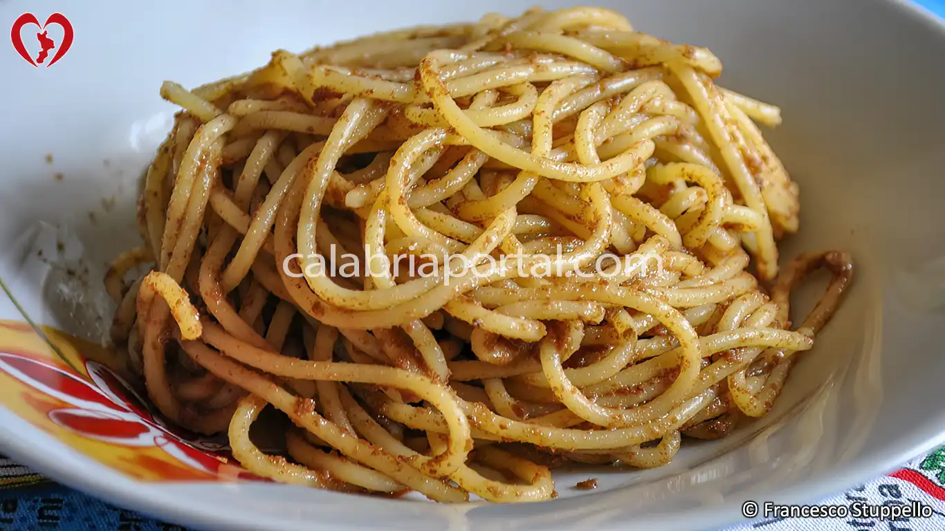 Ricetta degli Spaghetti alla Bottarga alla Calabrese Ricetta degli Spaghetti alla Bottarga alla Calabrese