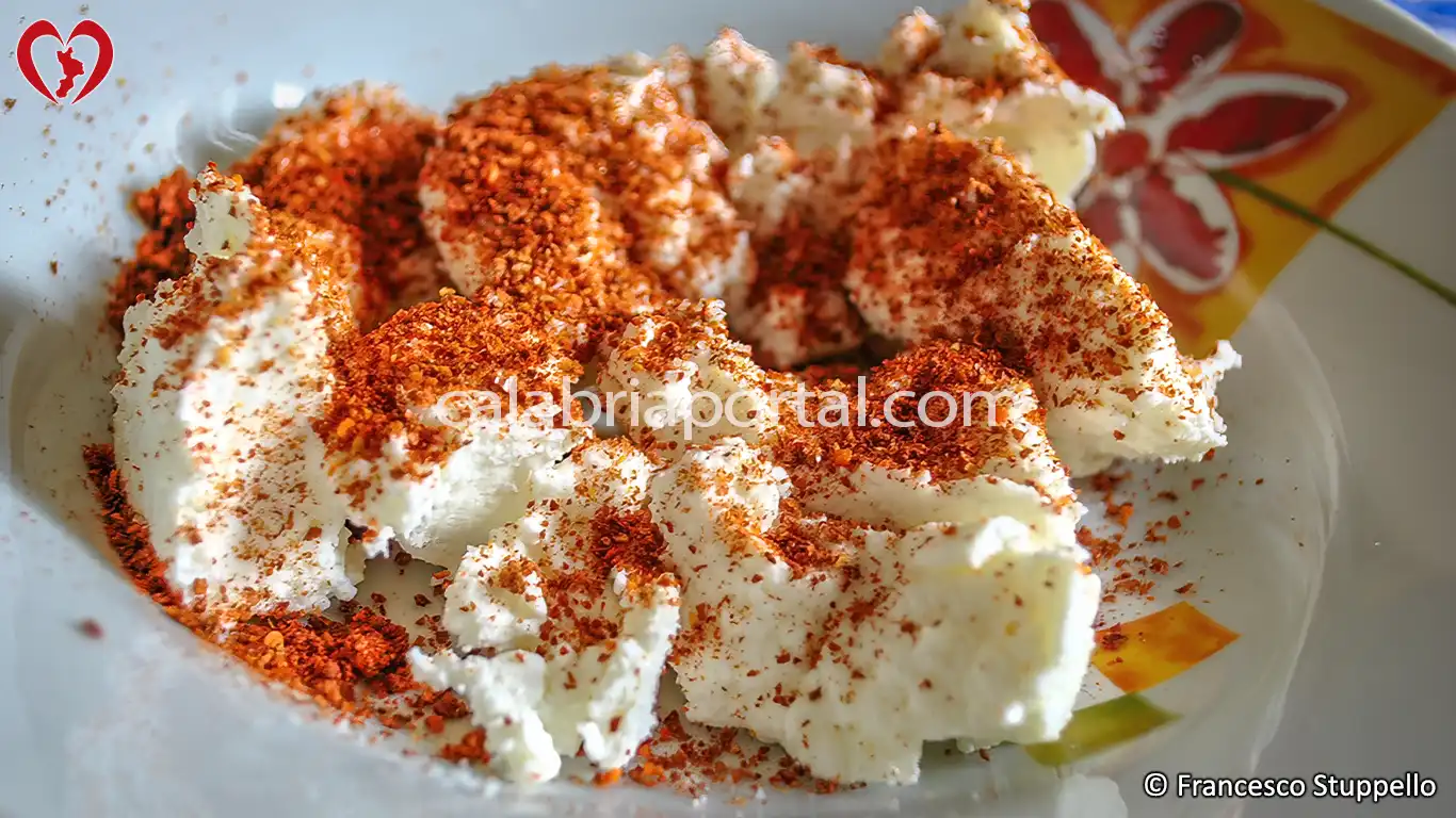 Ricetta della Pasta con Ricotta e Peperone Macinato: formate la crema Ricetta della Pasta con Ricotta e Peperone Macinato: formate la crema