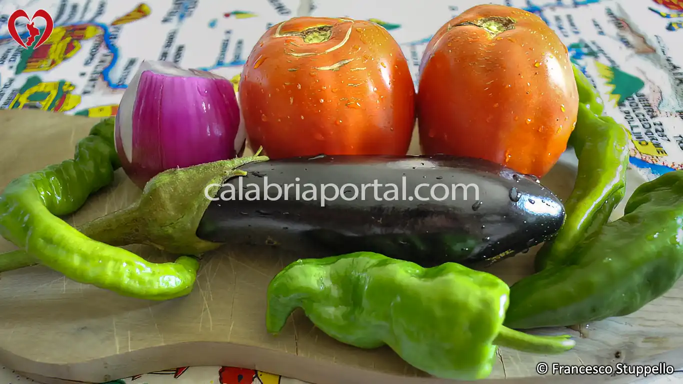 Ricetta della Pasta con le Melanzane alla Calabrese: ingredienti.