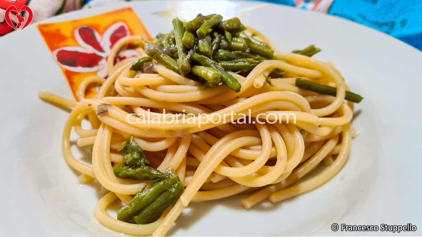 Spaghetti con Asparagi Selvatici alla Calabrese