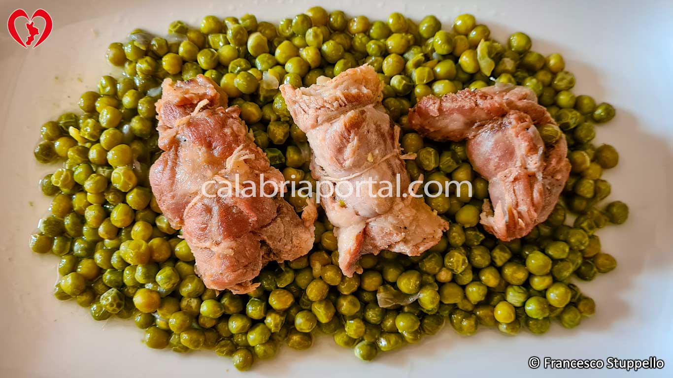 Ricetta delle Braciole di Maiale con Piselli: il piatto Ricetta delle Braciole di Maiale con Piselli: il piatto