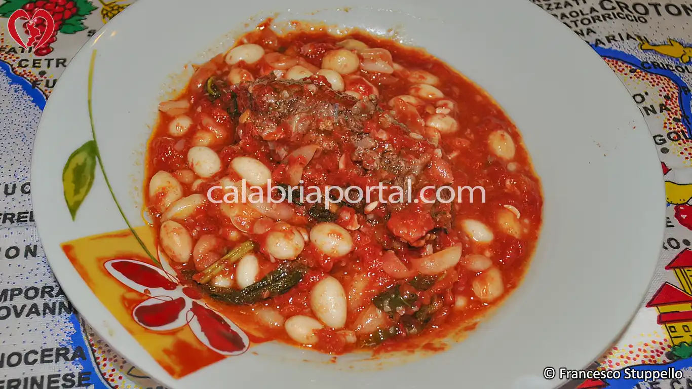 Ricetta Calabrese dei Fagioli e Nnuglia al Pomodoro Ricetta Calabrese dei Fagioli e Nnuglia al Pomodoro