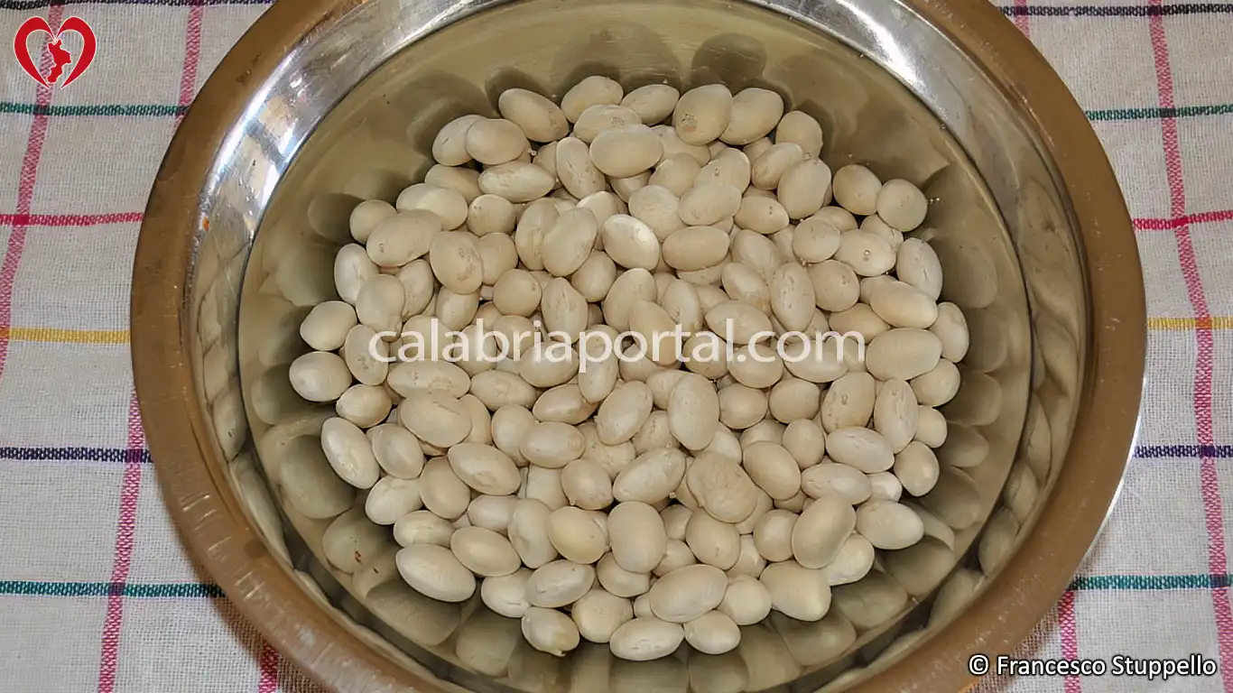 Ricetta Calabrese dei Fagioli e Nnuglia al Pomodoro Ricetta Calabrese dei Fagioli e Nnuglia al Pomodoro