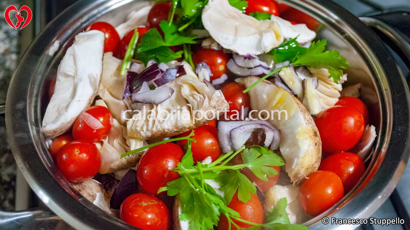 Ricetta delle Mazze di Tamburo al Pomodoro: disponete gli ingredienti in una pentola