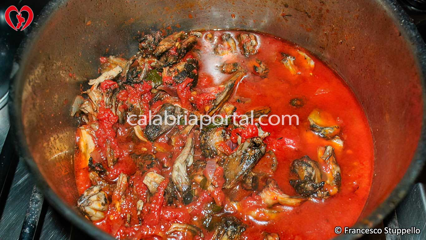 Ricetta della Grifola Frondosa al Pomodoro: controllate la cottura Ricetta della Grifola Frondosa al Pomodoro: controllate la cottura