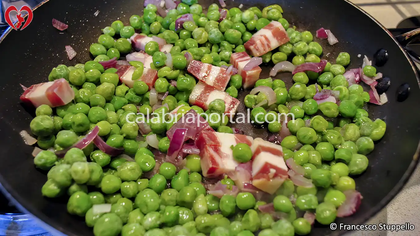 Ricetta dei Piselli e Pancetta alla Calabrese Ricetta dei Piselli e Pancetta alla Calabrese